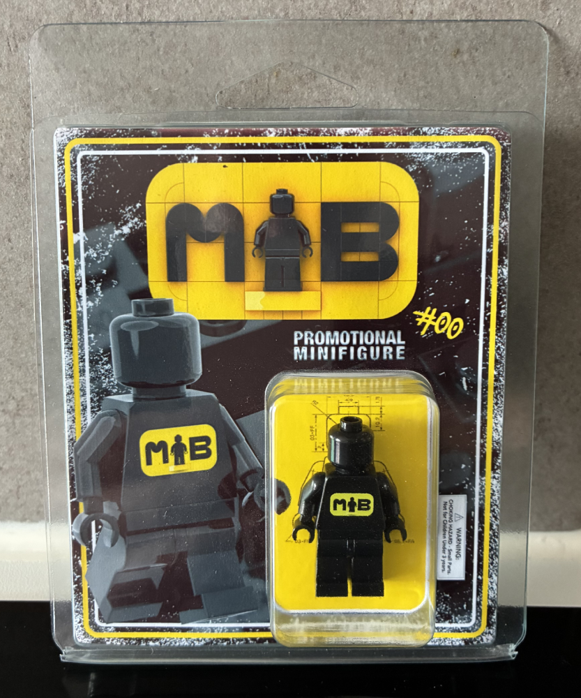 Photo de la custom Minifigure Men in Bricks et de son packaging